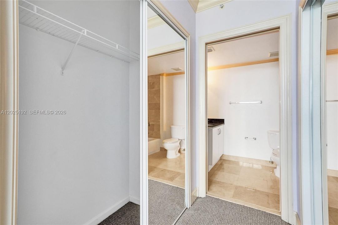 For Sale: $434,800 (2 beds, 2 baths, 984 Square Feet)