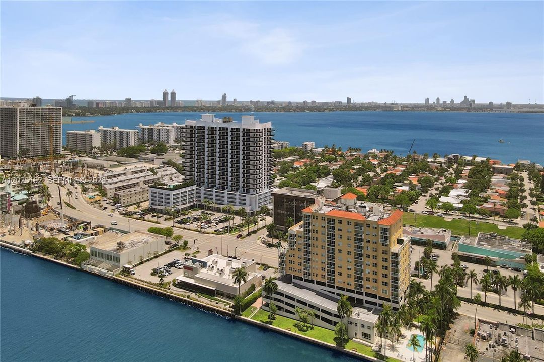 For Sale: $434,800 (2 beds, 2 baths, 984 Square Feet)