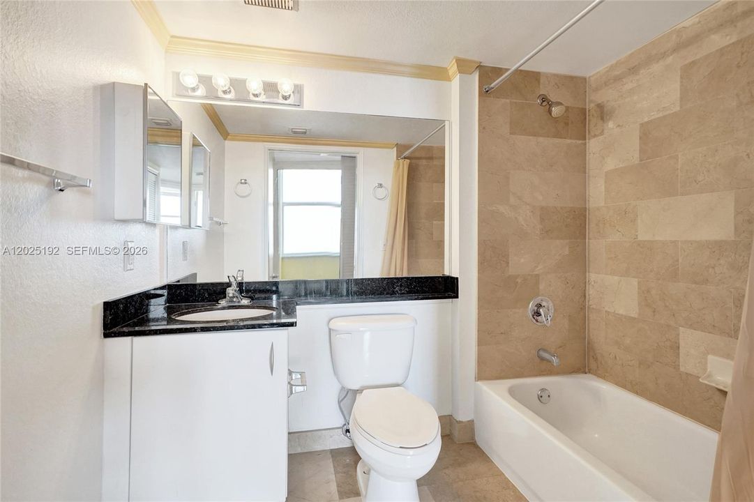 For Sale: $434,800 (2 beds, 2 baths, 984 Square Feet)