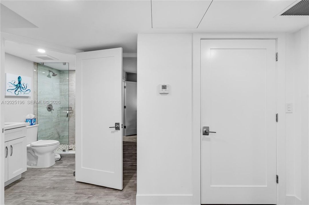 For Rent: $2,800 (2 beds, 2 baths, 984 Square Feet)