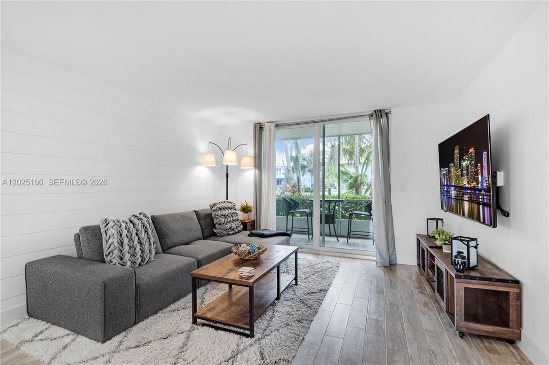 For Rent: $2,800 (2 beds, 2 baths, 984 Square Feet)