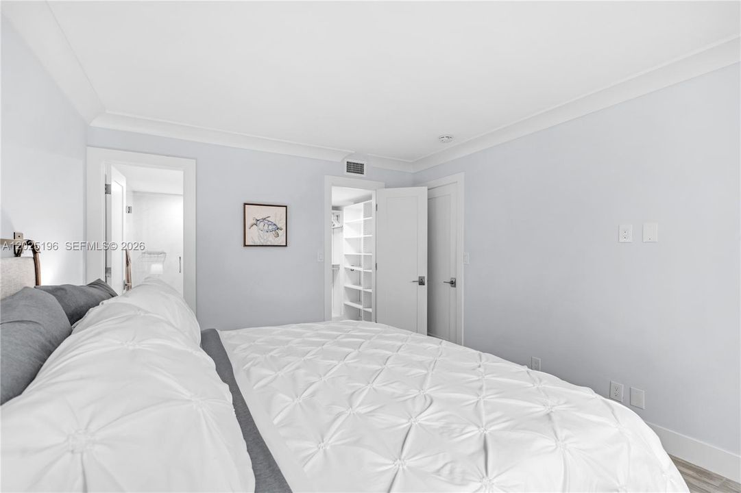 For Rent: $2,800 (2 beds, 2 baths, 984 Square Feet)