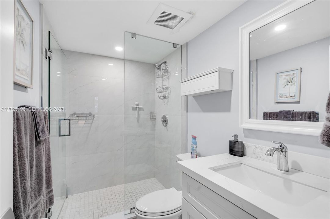 For Rent: $2,800 (2 beds, 2 baths, 984 Square Feet)