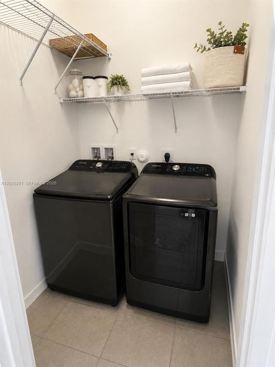 В аренду: $4,300 (4 спален, 2 ванн, 2280 Квадратных фут)