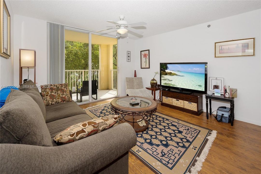 For Sale: $450,000 (2 beds, 2 baths, 1100 Square Feet)