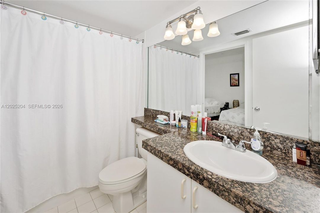 For Sale: $450,000 (2 beds, 2 baths, 1100 Square Feet)