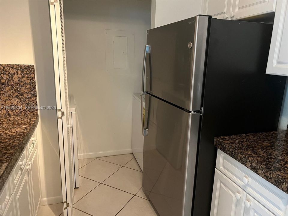 For Sale: $450,000 (2 beds, 2 baths, 1100 Square Feet)