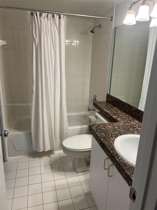 For Sale: $450,000 (2 beds, 2 baths, 1100 Square Feet)