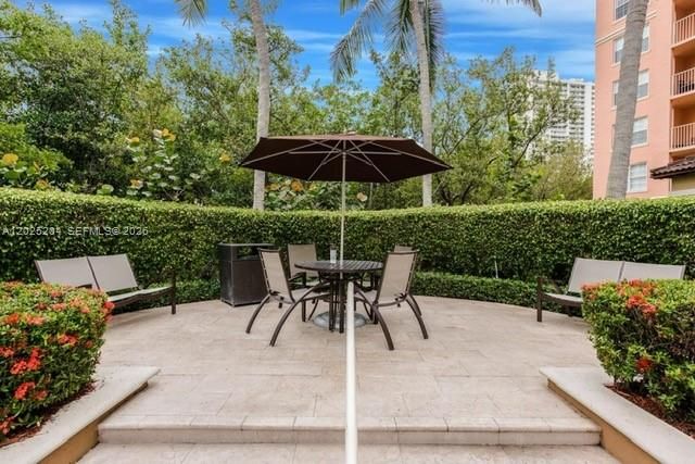 For Sale: $450,000 (2 beds, 2 baths, 1100 Square Feet)
