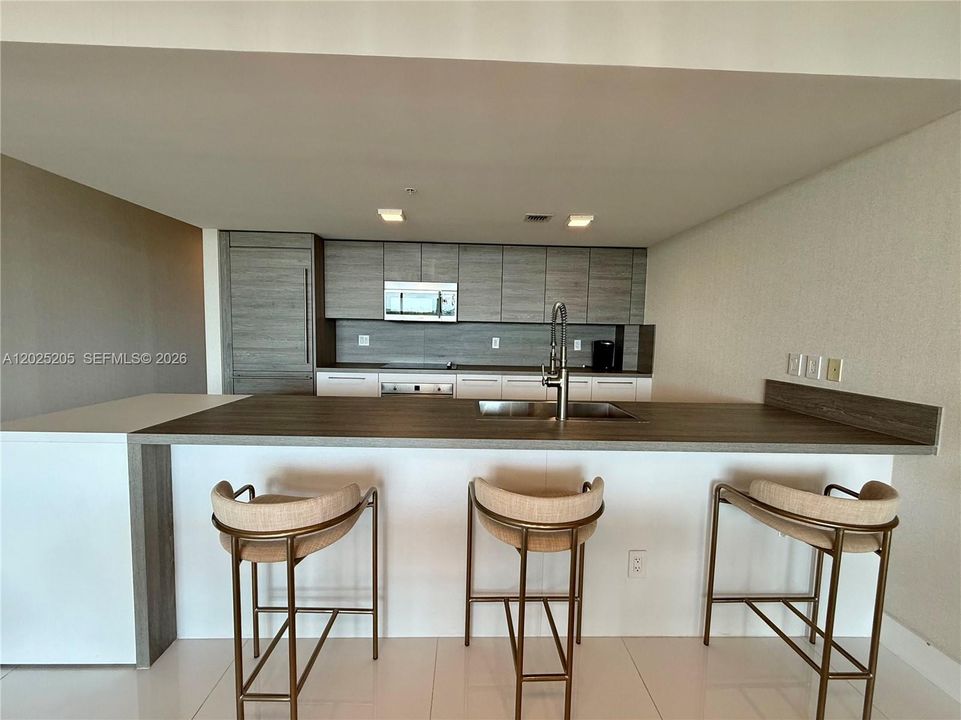 Recientemente alquilado: $6,500 (3 camas, 2 baños, 1705 Pies cuadrados)