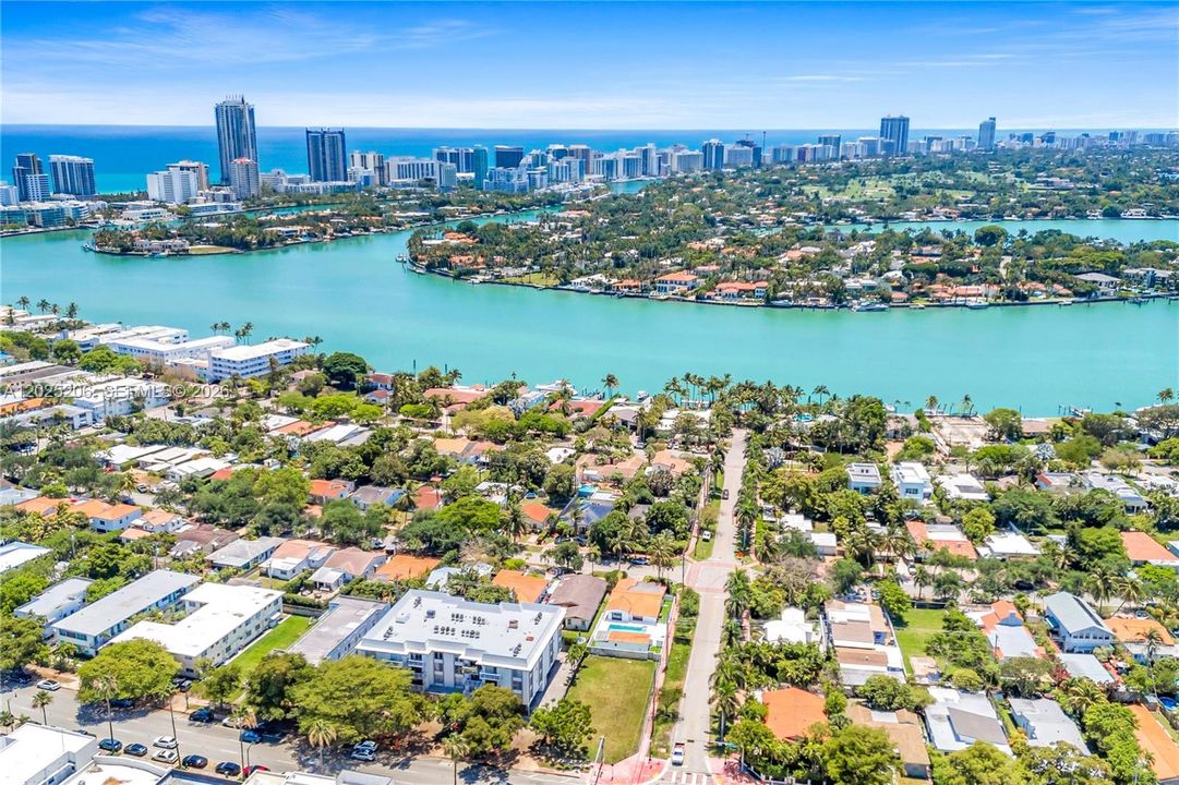 For Sale: $950,000 (0.17 acres)