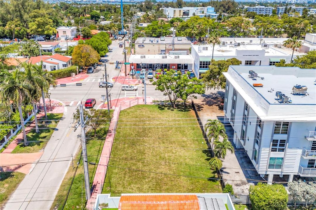 For Sale: $950,000 (0.17 acres)