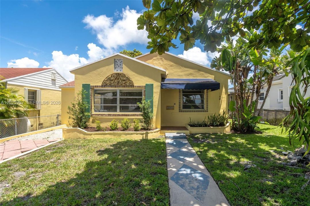 For Sale: $730,000 (2 beds, 1 baths, 1404 Square Feet)