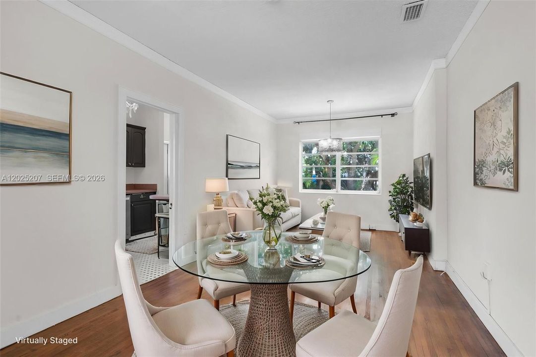For Sale: $730,000 (2 beds, 1 baths, 1404 Square Feet)