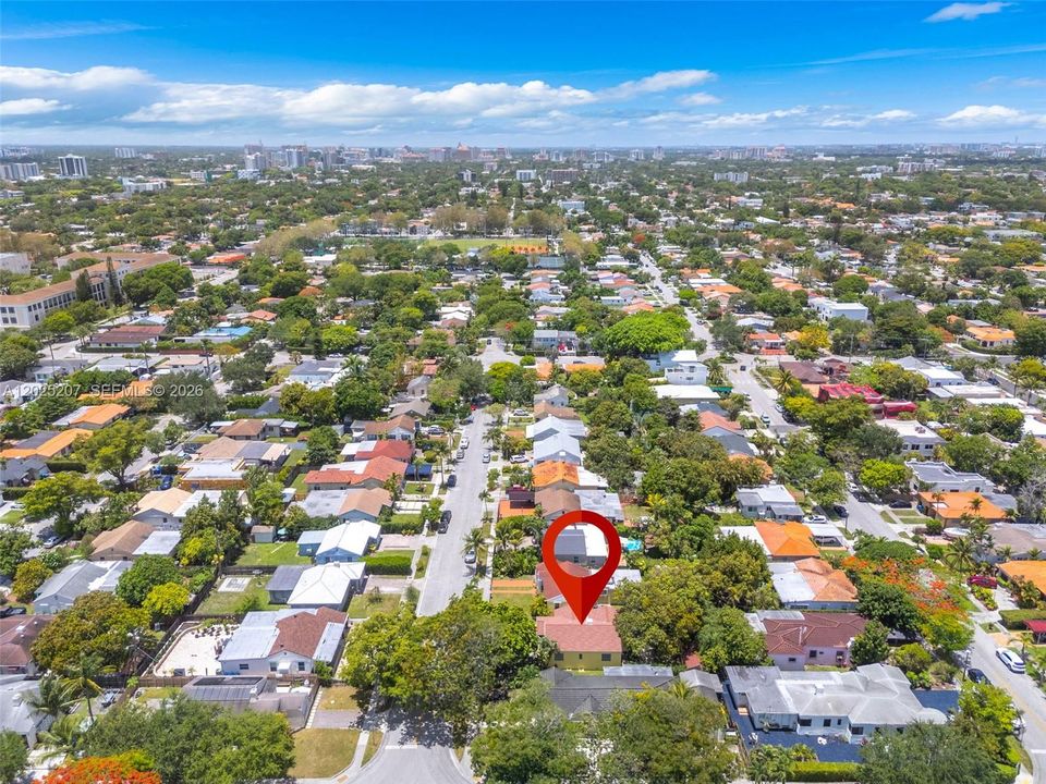 For Sale: $730,000 (2 beds, 1 baths, 1404 Square Feet)