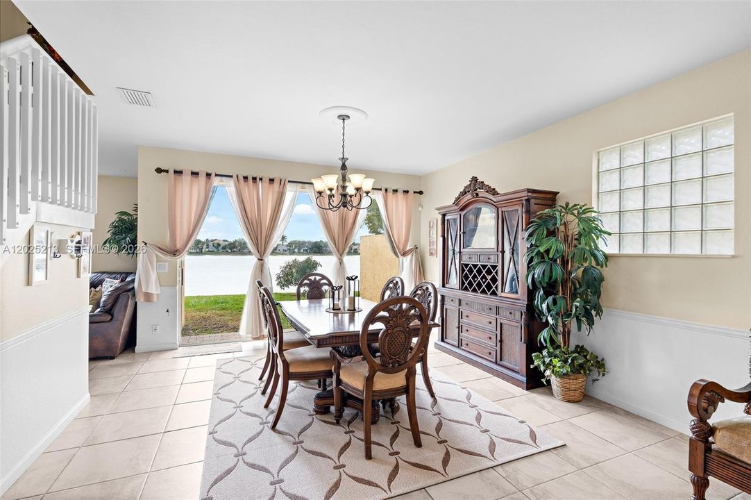 For Sale: $587,000 (4 beds, 2 baths, 2204 Square Feet)