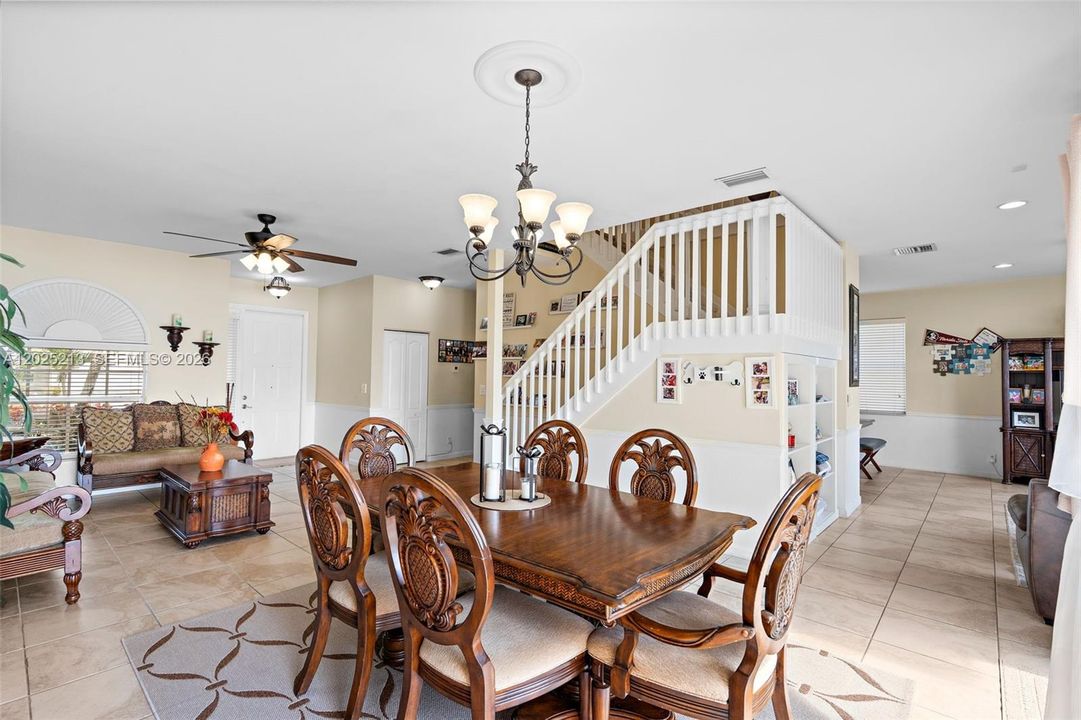 For Sale: $587,000 (4 beds, 2 baths, 2204 Square Feet)