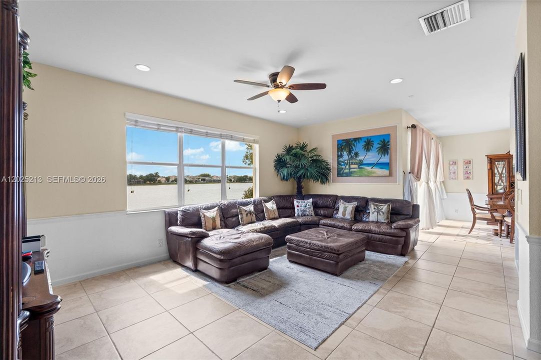 For Sale: $587,000 (4 beds, 2 baths, 2204 Square Feet)
