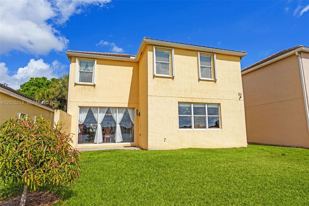 For Sale: $587,000 (4 beds, 2 baths, 2204 Square Feet)