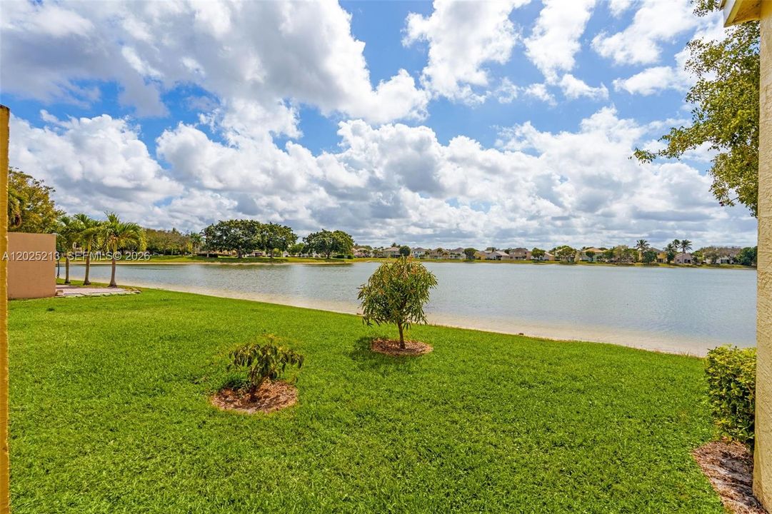 For Sale: $587,000 (4 beds, 2 baths, 2204 Square Feet)