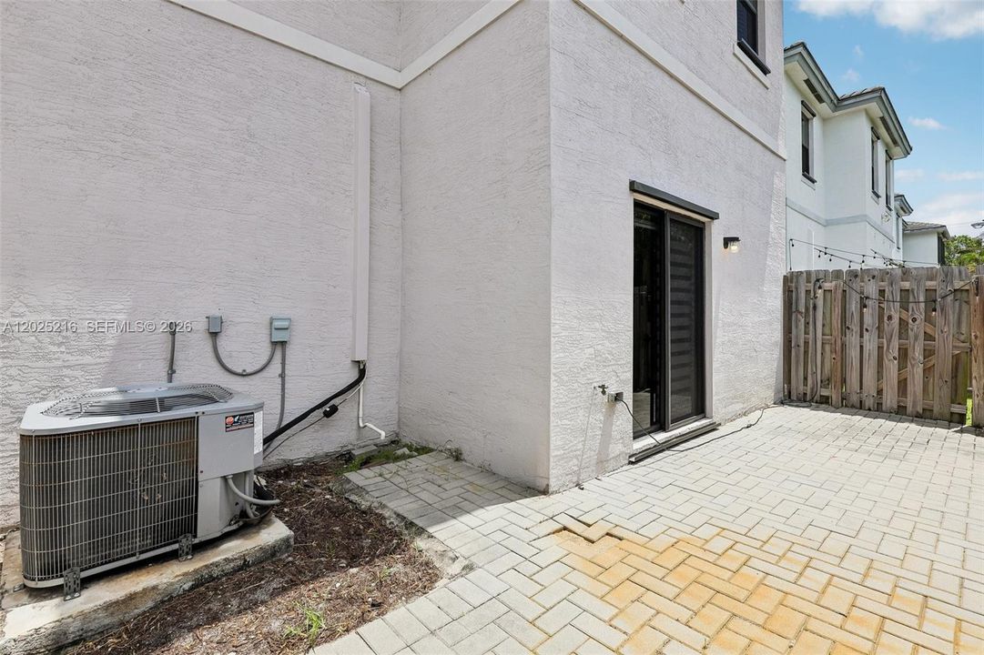For Sale: $590,000 (4 beds, 2 baths, 1921 Square Feet)
