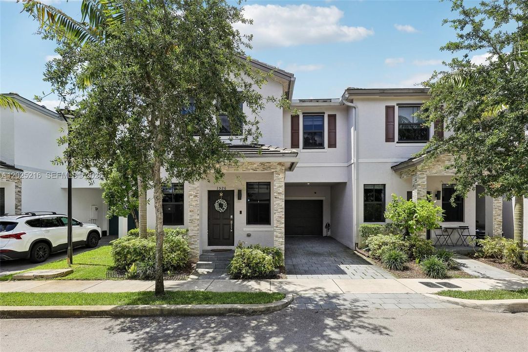 For Sale: $590,000 (4 beds, 2 baths, 1921 Square Feet)