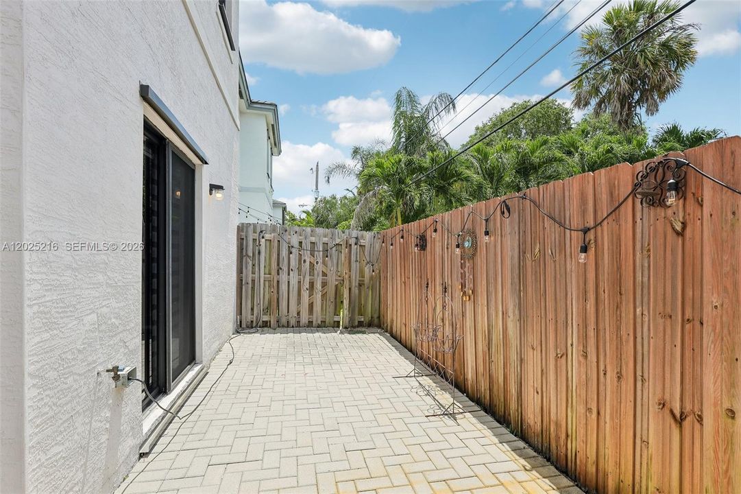 For Sale: $590,000 (4 beds, 2 baths, 1921 Square Feet)