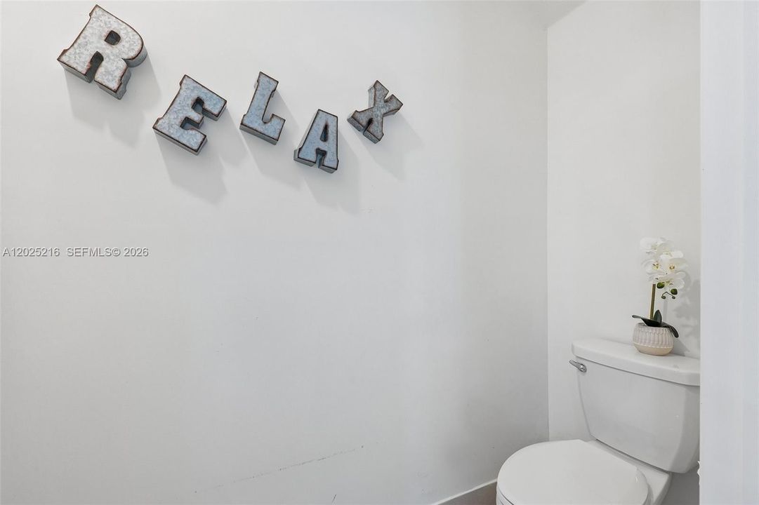 For Sale: $590,000 (4 beds, 2 baths, 1921 Square Feet)