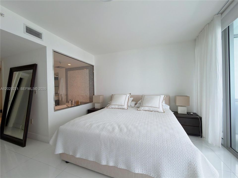 В аренду: $8,500 (2 спален, 2 ванн, 1255 Квадратных фут)