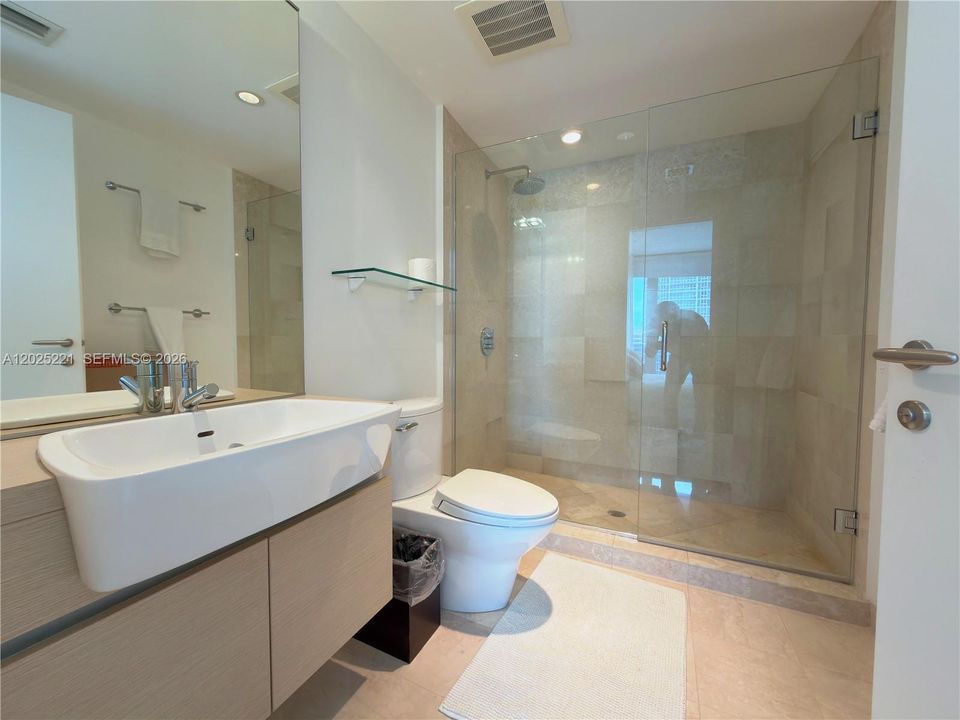 В аренду: $8,500 (2 спален, 2 ванн, 1255 Квадратных фут)