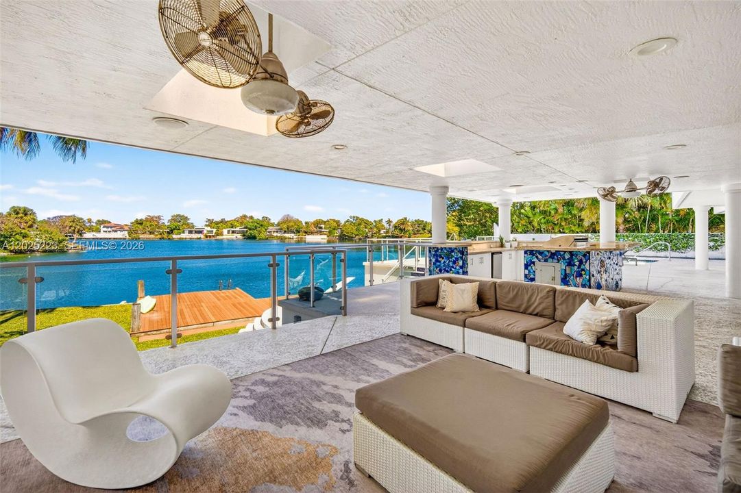 For Sale: $2,729,000 (5 beds, 4 baths, 3250 Square Feet)