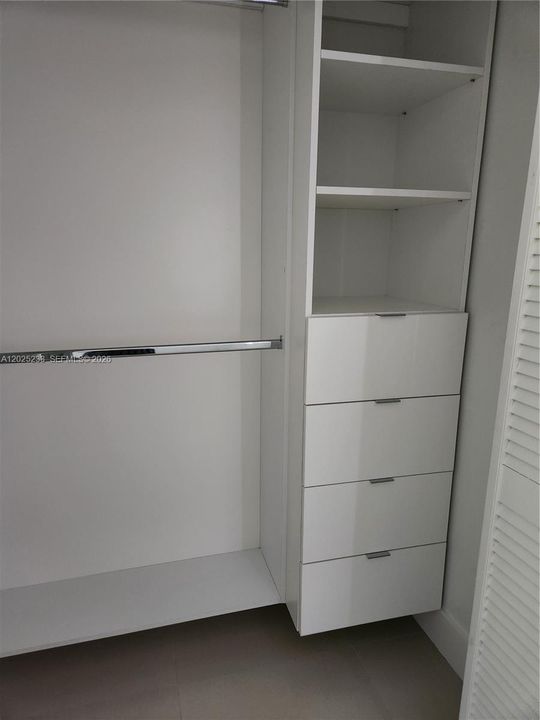 В аренду: $2,200 (2 спален, 1 ванн, 971 Квадратных фут)