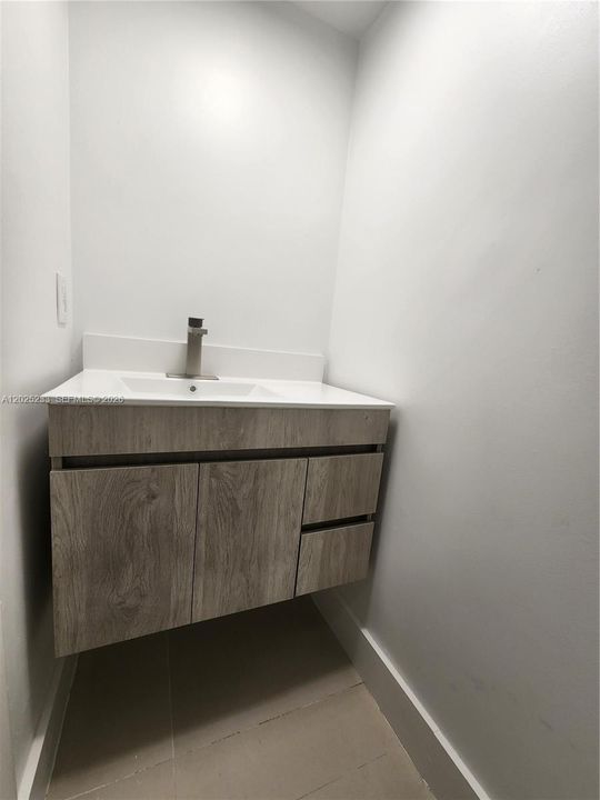 В аренду: $2,200 (2 спален, 1 ванн, 971 Квадратных фут)