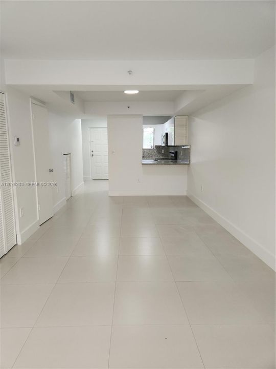 В аренду: $2,200 (2 спален, 1 ванн, 971 Квадратных фут)