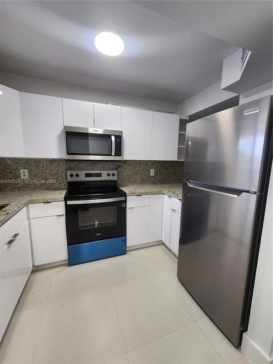 В аренду: $2,200 (2 спален, 1 ванн, 971 Квадратных фут)