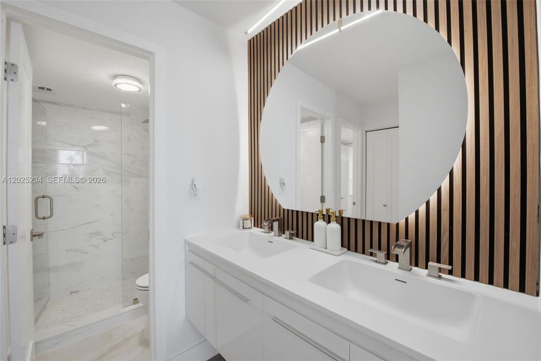 For Sale: $499,995 (1 beds, 1 baths, 950 Square Feet)