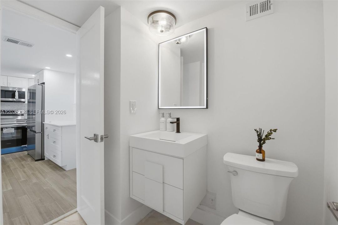 For Sale: $499,995 (1 beds, 1 baths, 950 Square Feet)