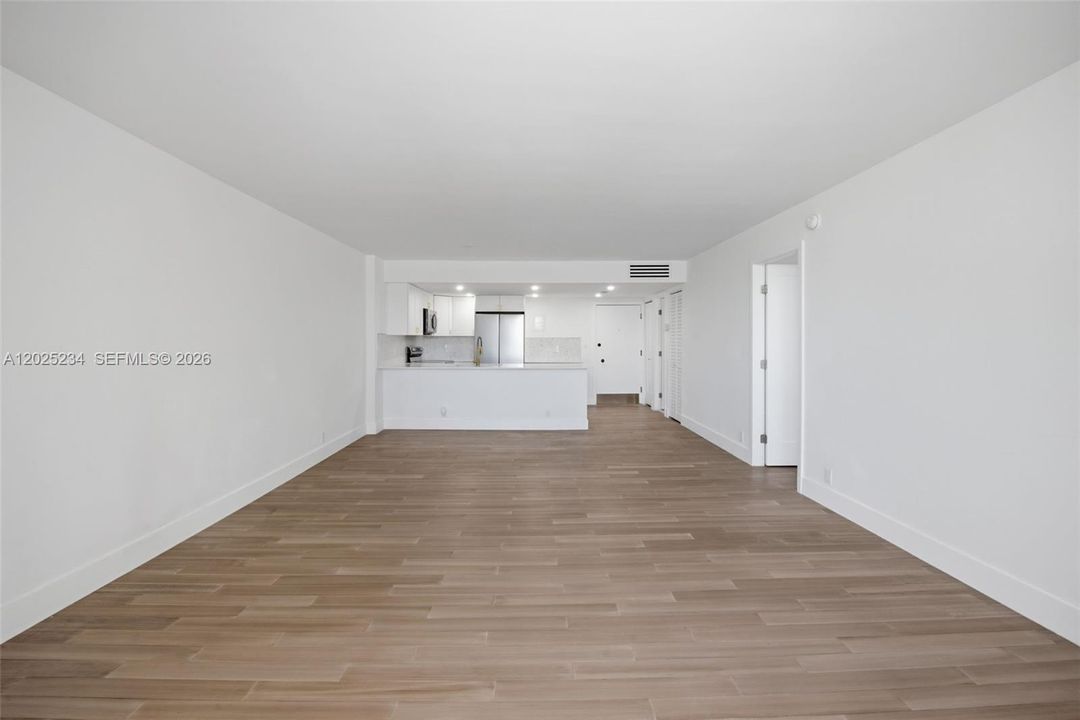 For Sale: $499,995 (1 beds, 1 baths, 950 Square Feet)