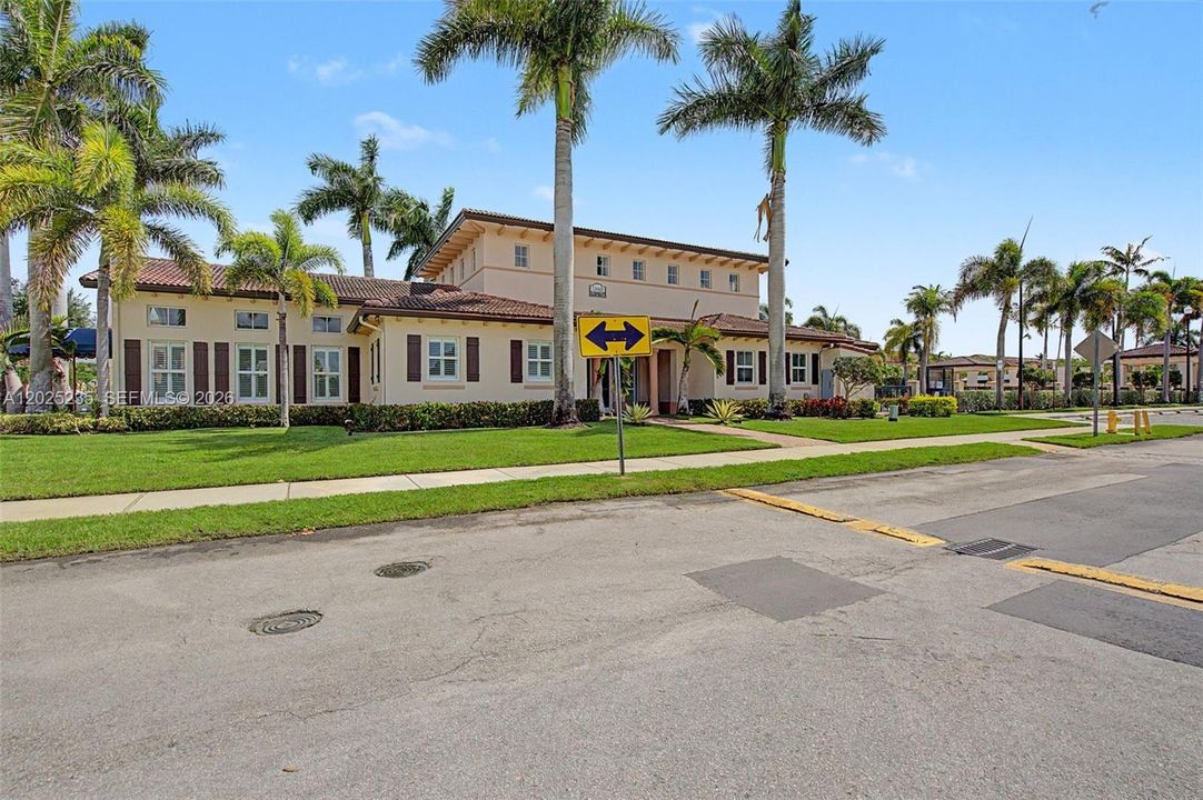For Sale: $535,000 (4 beds, 2 baths, 1780 Square Feet)