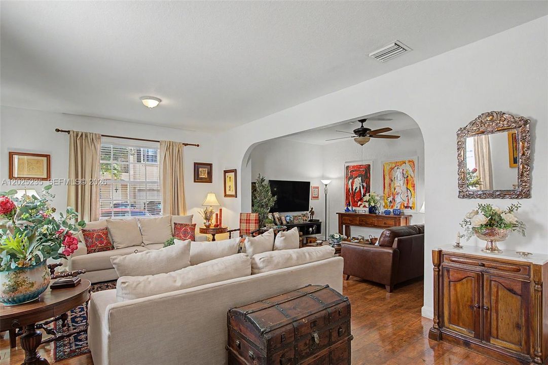 For Sale: $535,000 (4 beds, 2 baths, 1780 Square Feet)