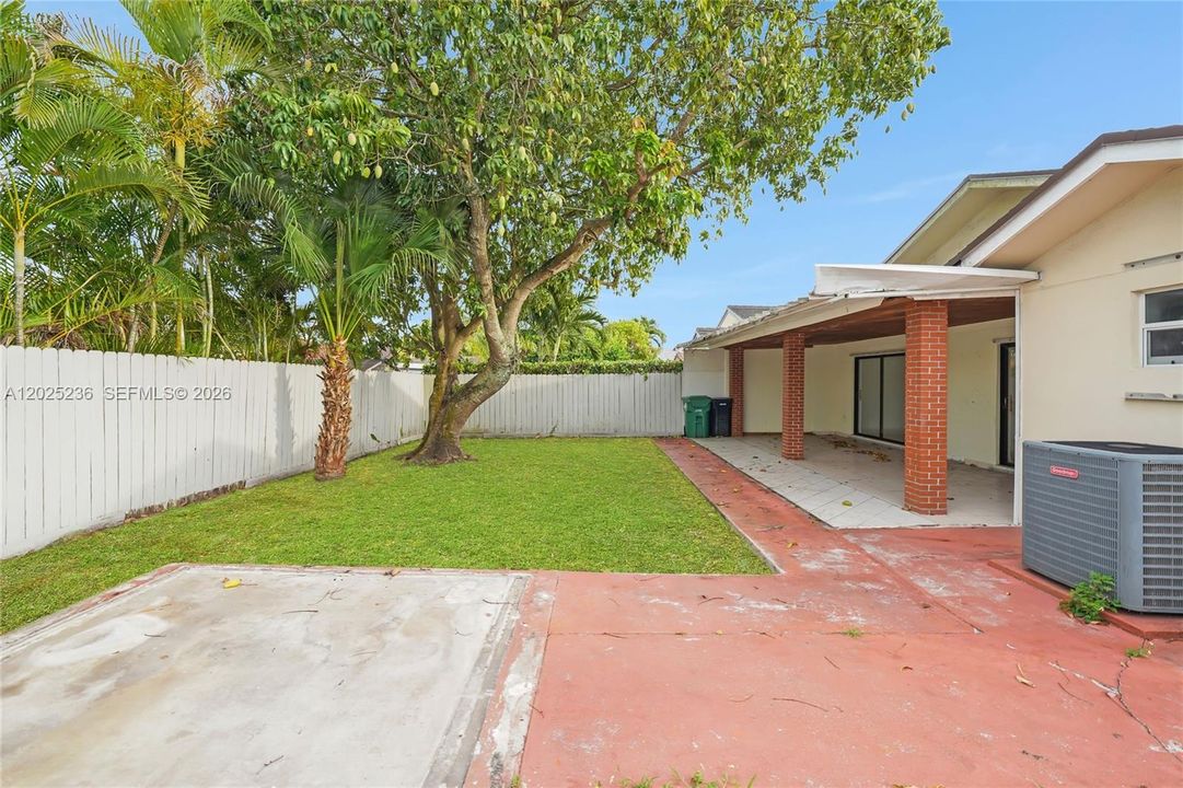 For Sale: $489,900 (3 beds, 2 baths, 1572 Square Feet)