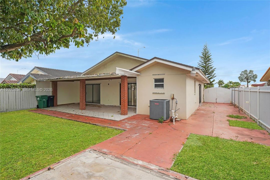 For Sale: $489,900 (3 beds, 2 baths, 1572 Square Feet)