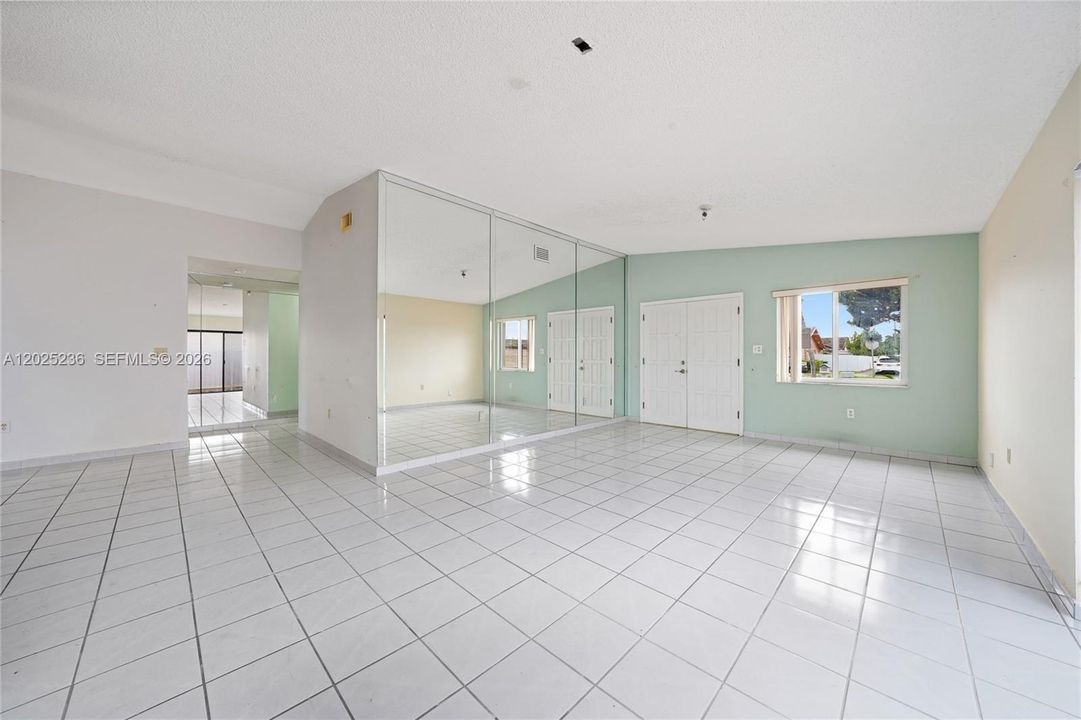 For Sale: $489,900 (3 beds, 2 baths, 1572 Square Feet)