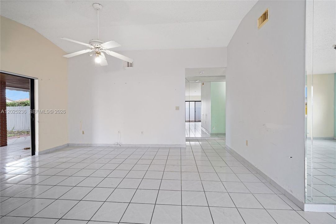 For Sale: $489,900 (3 beds, 2 baths, 1572 Square Feet)