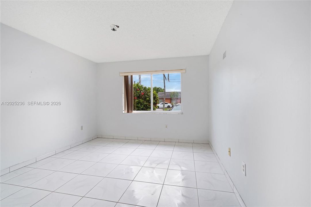 For Sale: $489,900 (3 beds, 2 baths, 1572 Square Feet)