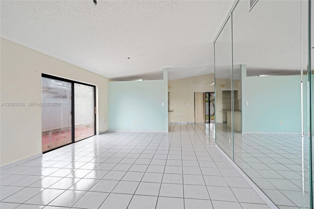 For Sale: $489,900 (3 beds, 2 baths, 1572 Square Feet)