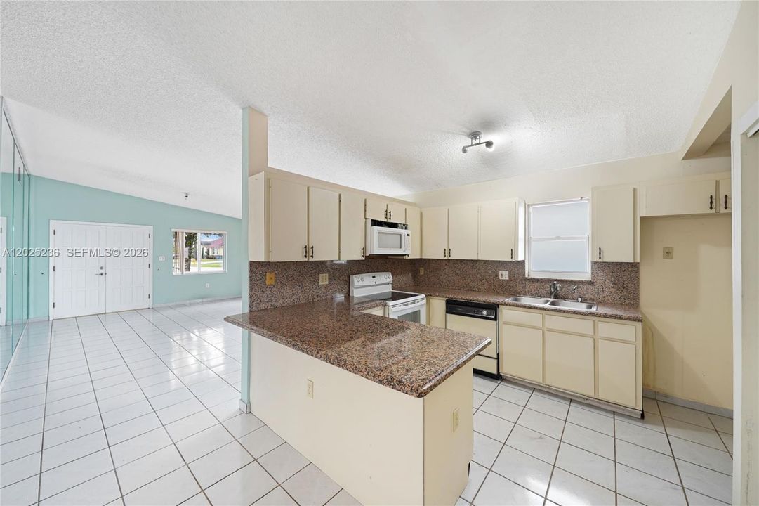 For Sale: $489,900 (3 beds, 2 baths, 1572 Square Feet)