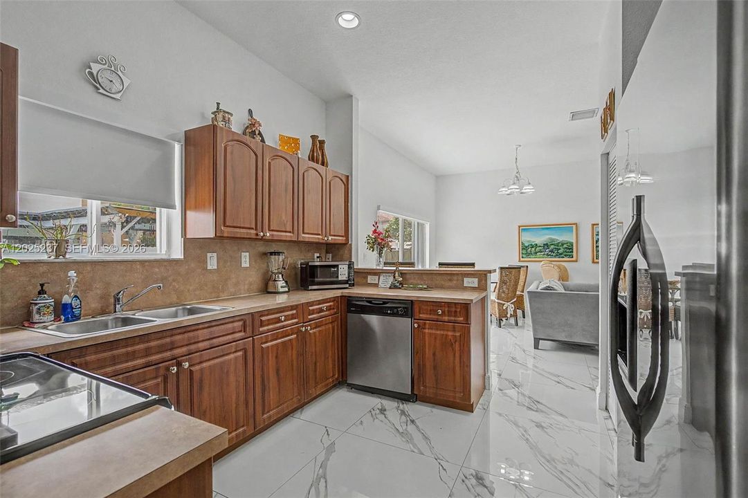 For Sale: $925,000 (4 beds, 3 baths, 2360 Square Feet)