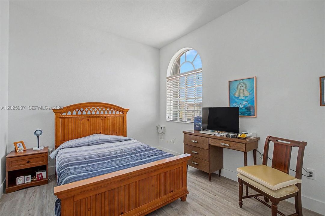 For Sale: $925,000 (4 beds, 3 baths, 2360 Square Feet)