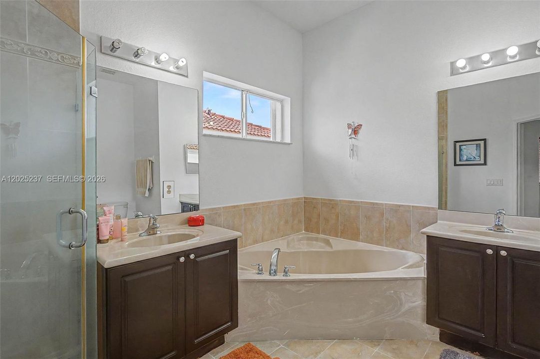 For Sale: $925,000 (4 beds, 3 baths, 2360 Square Feet)